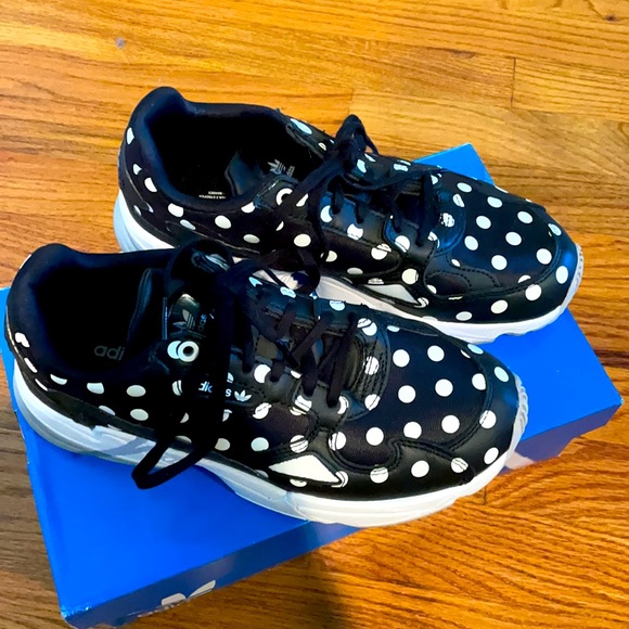 Polka dot adidas sneakers - Picture 2 of 4